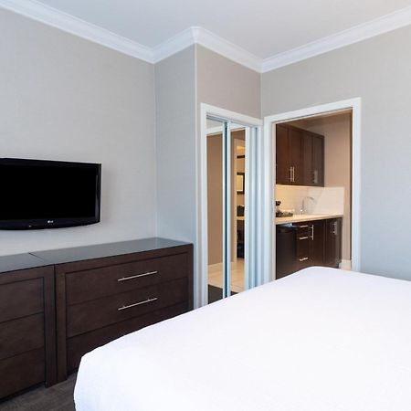 Sandman Signature Edmonton South Hotel Buitenkant foto