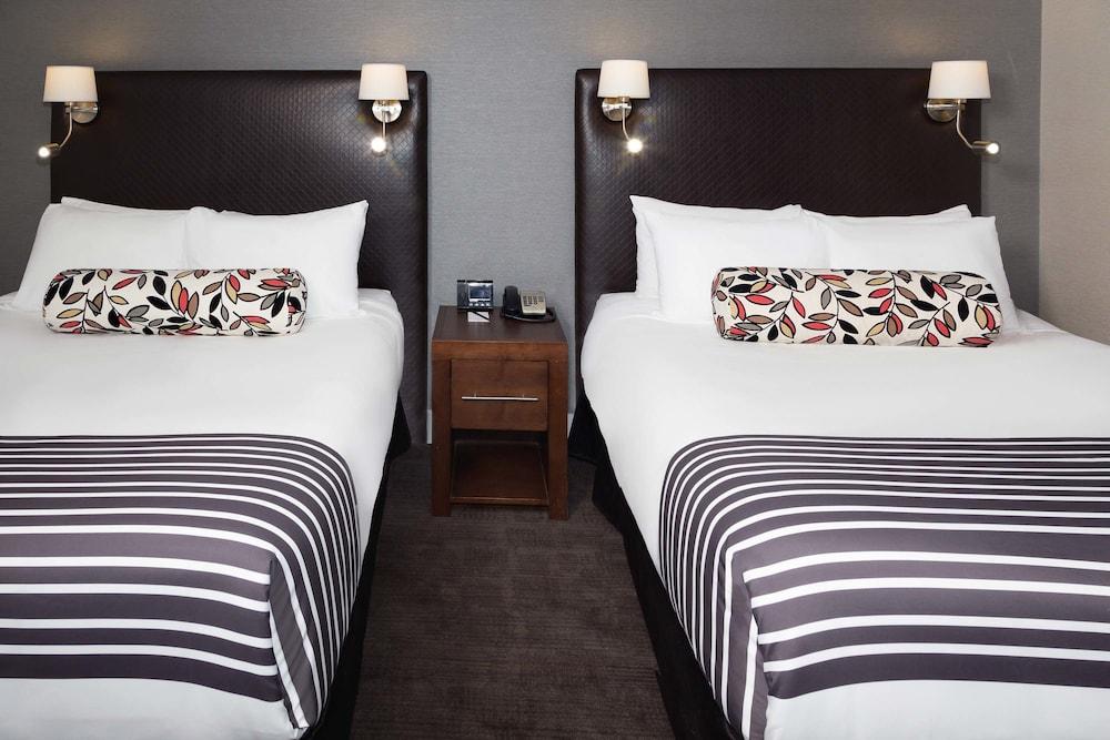 Sandman Signature Edmonton South Hotel Buitenkant foto