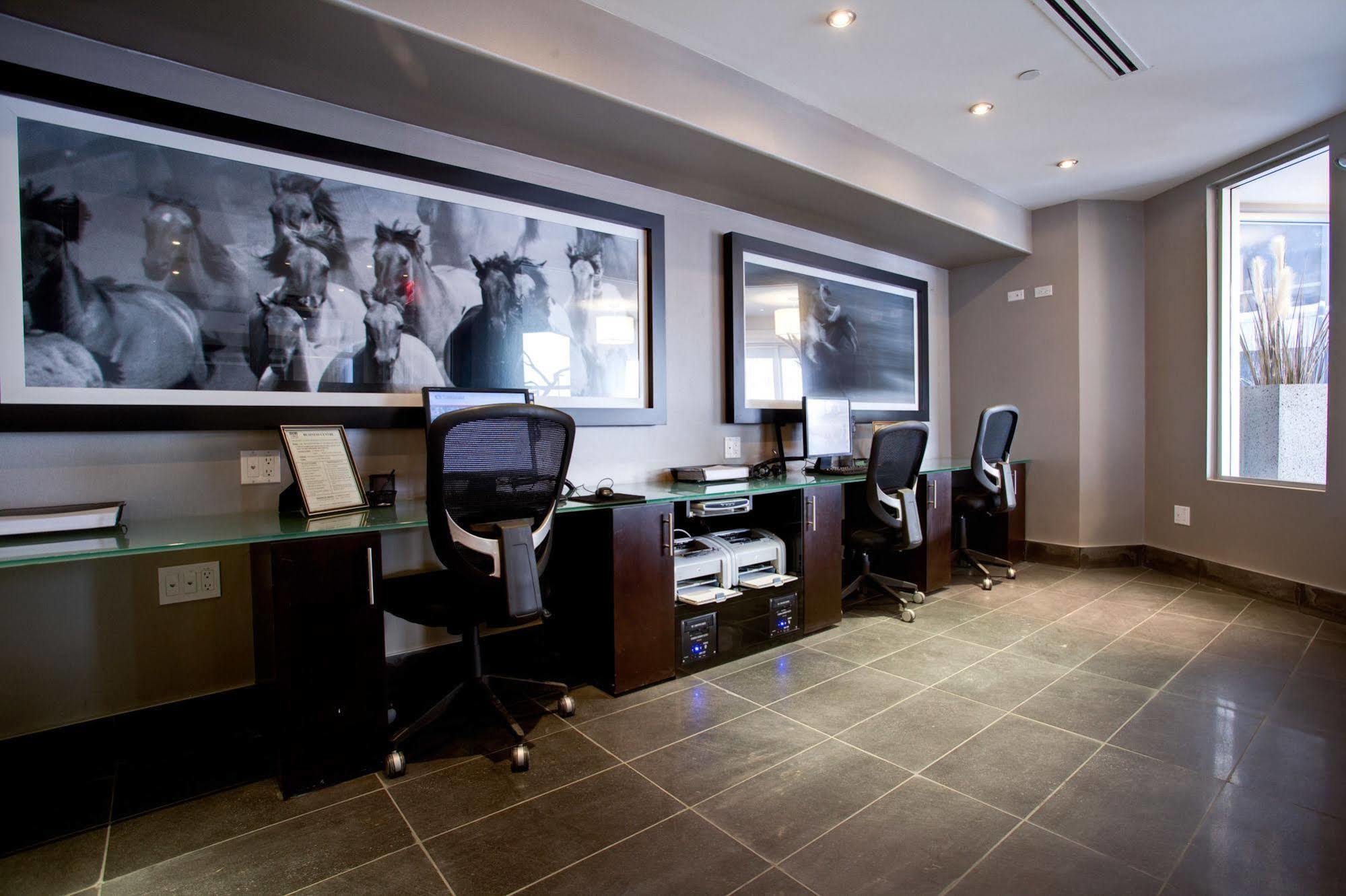 Sandman Signature Edmonton South Hotel Buitenkant foto